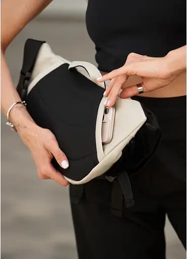 Женская сумка бананка Sambag Dynamicdart серая 38 × 21 × 7 см (80411030) - фото 9