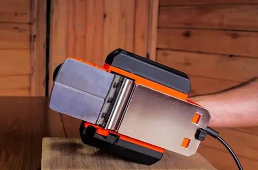 Рубанок сетевой Black&Decker BEW712 - фото 8