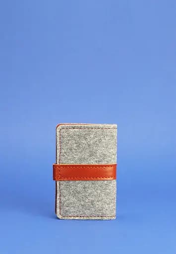 Фетровый кард-кейс (визитница) 6.1 с кожаными коричневыми вставками - фото 5