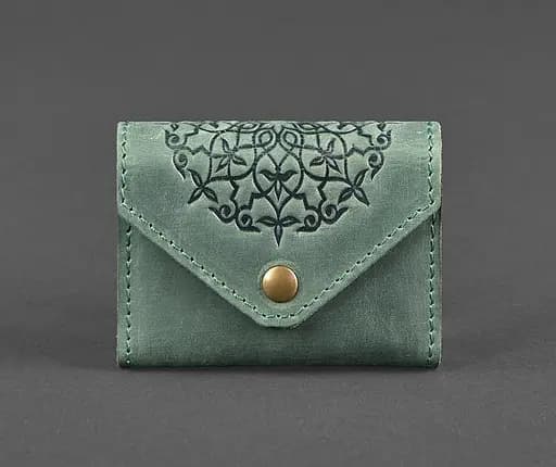 Кожаный кард-кейс 3.0 зеленый с мандалой - фото 1
