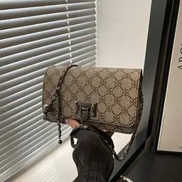 Кросбоді на ланцюжку з еко-шкіри Lilly P2-14502B