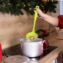 Шумівка кухарська пластикова перфорована з прорізами 34 см, Kitchen Master Салатовий 85686 - мініатюра 3