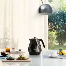 Електрочайник DeLonghi Ballerina KBD2001.BK - мініатюра 2