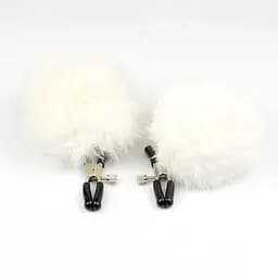 Ультрачутливі затискачі для сосків з хутром "Pom Pom Nipple Clamps" Білий K0521-3
