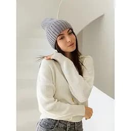 Жіноча в'язана шапка біні класік 20% вовна з відворотом Сірий