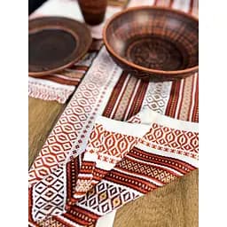 Комплект Різдвяний лляний з українським орнаментом Промінь Ранер 140х40 см + салфетки 30х40 см 16 шт. червоний