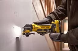 Акумуляторний безщітковий інструмент Fatmax 20V, хід 3,2мм, 0-19000об/хв, 2х2,0А +кейс (SFMCE510D2K-QW) - мініатюра 4