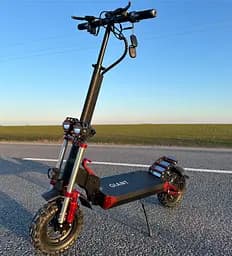 Електросамокат GIANT Outlander M11 Pro 1600W 26Ah 52V с дисплеем 2025 года (без сидіння) - мініатюра 2