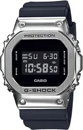Годинник Casio GM-5600-1ER