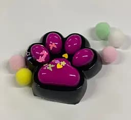 Іграшка-антистрес A-Toys Лапка котика велика 7 см чорна з фіолетовим - мініатюра 2