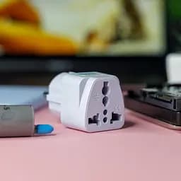 Мережевий перехідник OEM 220 В 16 А під китайську англійську вилку на нашу розетку - мініатюра 3