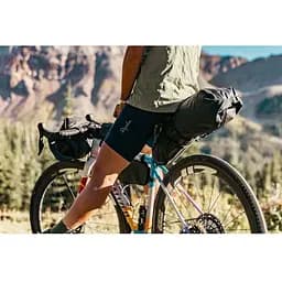 Сумка під сідло велосипедна Osprey Escapist Saddle Bag чорна - мініатюра 5