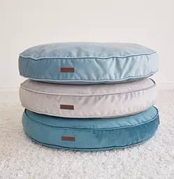 Лежак-подушка ортопедична для собак "Pearl" з ефектом пам'яті Memory Foam ніжно-блакитний М 85см - мініатюра 2