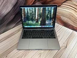 Ноутбук Apple MacBook Pro 13" 2018 i7-8559U/16/500 (C02XJ0R9JHD2) Б/в