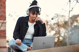 Ноутбук HP Pavilion Plus 14-eh1006ua 14' 2.2K IPS AG, Intel i5-1340P, 16GB, F1024GB, UMA, Win11, сріблястий (826Y7EA) - мініатюра 2