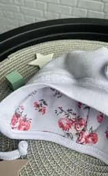 Утеплена весняна шапочка для новонародженої дівчинки Rose 6-9 міс. (42-44 см) Lari Білий - мініатюра 3