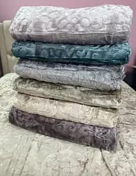 Коц велюровый выбитый Laura Grand бежевый, плед 2,00 × 2,30 м в подарочной сумке