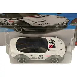 Базова машинка Hot Wheels HW Dream Garage Mazda MX-5 Miata біла (5785) JJJ02-N521 - мініатюра 2
