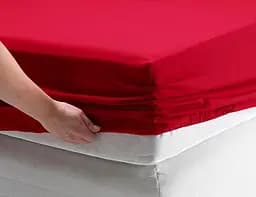Двуспальная простынь красная на резинке 200х200х20 см