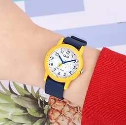 Годинник Q&Q V23A-013VY