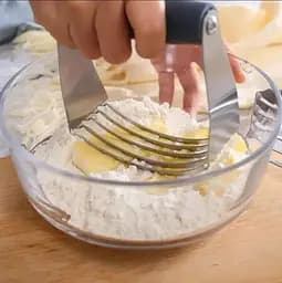 Резак для теста из нержавеющей стали с силиконовой ручкой для печенья и песочной крошки, Kamille Серебристый 87012