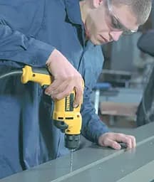 DeWALT Дриль DeWalt 701Вт 10.9Нм 0-2500об/хв патрон 10мм 1.8кг - мініатюра 2
