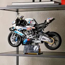 Конструктор LEGO Technic BMW M 1000 RR, 1920 деталей (42130) - мініатюра 3