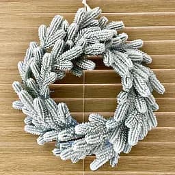 Вінок новорічний різдвяний Hvoya Traditional з литої хвої засніжений 40 см