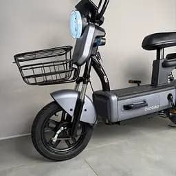 Міський електровелосипед EVOBIKE Nova S 500W з пасажирським сидінням, поворотниками, корзиною та дисплеєм, 48V 12Ah (економний, до 40 км/год), графітові-сірого кольору  - мініатюра 18
