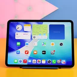 Планшет Apple iPad Pro 11 (2024) 8/256GB Wi-Fi Space Black (MVV83) Б/У