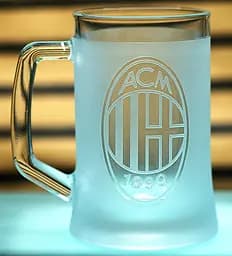 Пивний келих 660 мл ФК Мілан AC Milan з гравіюванням подарунок для фаната   футбольний кухоль