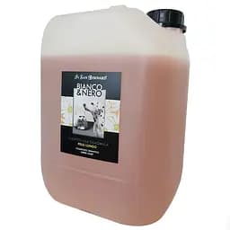 Шампунь для довгошерстих собак і котів Iv San Bernard Bianco&Nero Chamomile, з ромашкою, 10 л (3223SHAUNI10000/C)