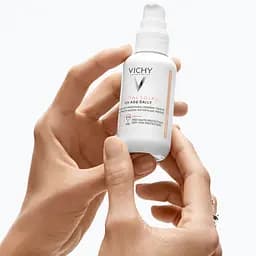 Сонцезахисний невагомий флюїд Vichy Capital Soleil проти ознак фотостаріння шкіри обличчя з універсальним тонуючим пігментом SPF 50+ 40 мл (MB452100) - мініатюра 6