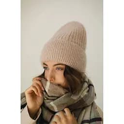 Женская зимняя шапка Бини Ангора с ангорой 80% орнаментом и флисовой подкладкой Бежевый