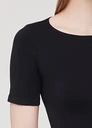 Футболка жіноча укорочена безшовна CROP T-SHIRT 18860 L-XL чорна - мініатюра 4