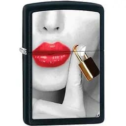 Запальничка Zippo Locked Lips