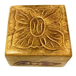 Шкатулка из мангового дерева антик 10.5х10х6 см