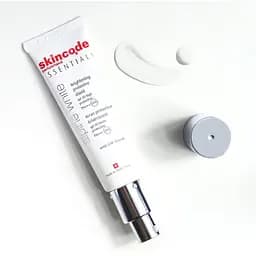 Емульсія для обличчя Skincode Essentials, SPF 50, 30 мл (1605) - мініатюра 3