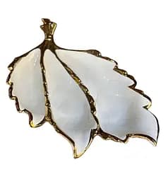 Менажница лист BonaDi З-х секторная из фарфора 39x25,5см Белый с золотым