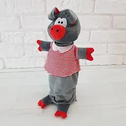 Чехол под шампанское Поросенок Хосе в красном 35см