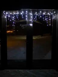 Светодиодная гирлянда Бахрома на окно Холодный свет 2,5 метров 100 лампочек Laplandia светодиодная от сети (w.02.5Т.100+)