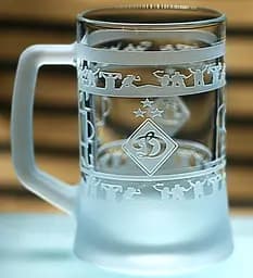 Пивний келих 660 мл ФK Динамо Київ з гравіюванням подарунок для фаната футбольний кухоль круговий