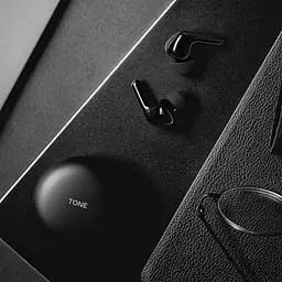 Навушники LG TONE Free FN6 True Wireless IPX4 UVnano Black (HBS-FN6.ABRUBK) - мініатюра 3