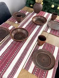 Льняная дорожка с украинским орнаментом Рандеву 140х30 см Красный