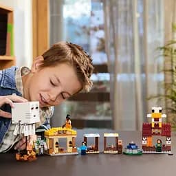 Конструктор LEGO Minecraft Напад на село з повітряною кулею Ґаст 555 деталей (21273) - мініатюра 5