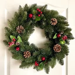 Різдвяний вінок Hvoya Elegant з штучної хвої з декором зелений 50 см
