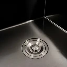 Кухонна мийка CM 65x50 L PVD чорна Platinum Handmade (круглий сифон 3.0/0.8), Чорний - мініатюра 7