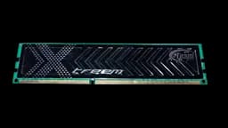 Оперативная память Team 2GB DDR3 1600MHz (TXD32048M1600HC8-D) Б/У