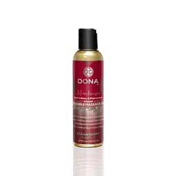 Массажное масло Dona Kissable Massage Oil Strawberry Souffle (110 мл) можно для оральных ласк