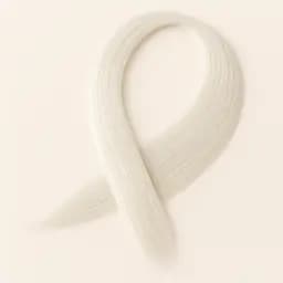 Пасмо прямих термостійких волосків на шпильці 60 см Білий блонд